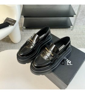 Alexander Wang Mban Carter Ardán Leathar Loafers I Dubh