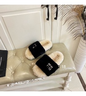 Alexander Wang Mban Fluffy Sandals I Dubh Agus Beige