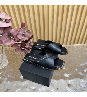 アレクサンダー王女性のスライドサンダルビーズ黒Lambskin