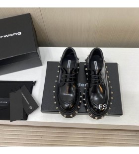 Alexander Wang Kvinne Carter Skinn Plattform Loafers I Sort Med Nagler