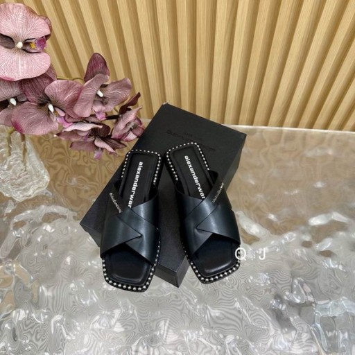 الكسندر وانغ المرأة الصنادل الشريحة مع مطرز باللون الأسود من جلد الخراف