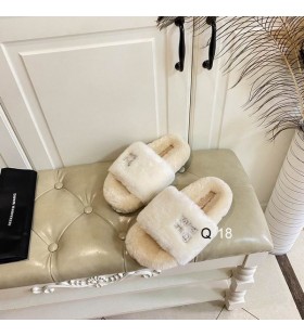 Alexander Wang Naisten Beige Pörröinen Sandaalit